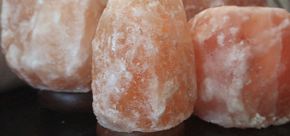 DO HIMALAYAN SALT LAMPS HAVE PURIFYING EFFECTS?